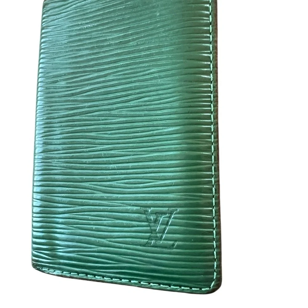 Louis Vuitton Epi Leather Card Holder Wallet, vintage!